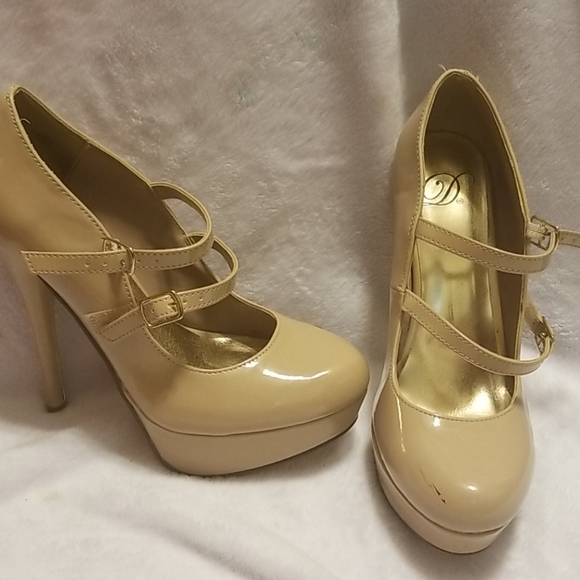 Heels - Picture 1 of 1